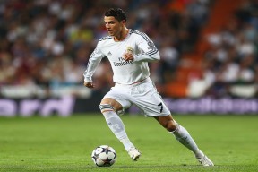 FIFA世界杯2026-防守新规引热议，西班牙队风波再起—德约科维奇赛事官方与斗牛士军团双双陷入舆论漩涡